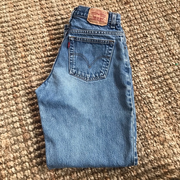 Perfectly Worn Levi’s Mom Jeans - Picture 6 of 7